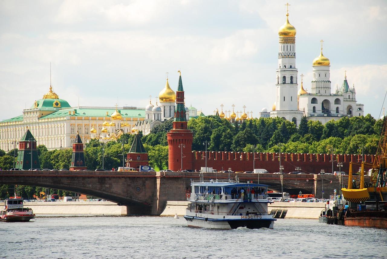 Pedalling Safely: Moscow's Best Cycling Routes for Families and Beginners